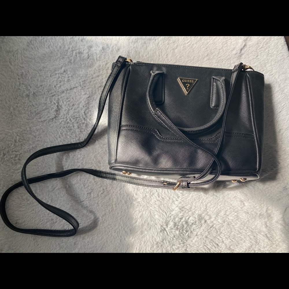 GUESS MINI CROSS BODY BAG